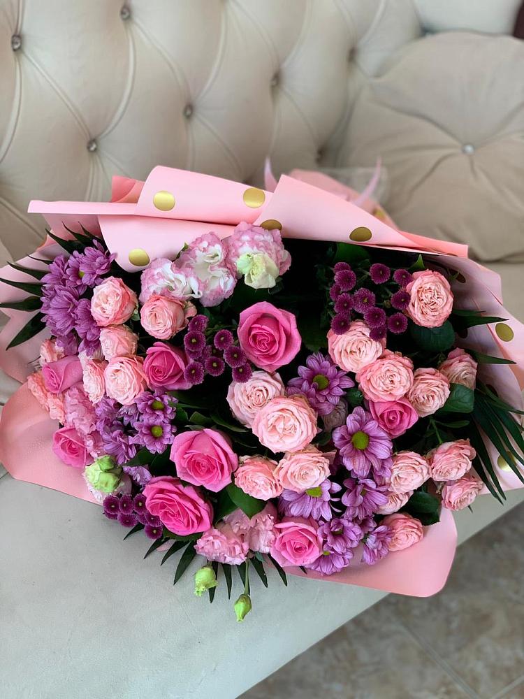 Букет цветов из: Хризантемы, Розы и Лизиантусы в Середниково