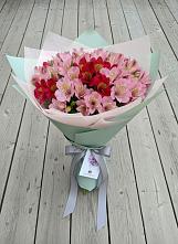 Букет цветов из:  Альстромерии в Середниково