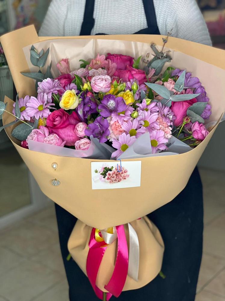 Букет цветов из: Хризантемы, Гвоздики и Альстромерии в Середниково