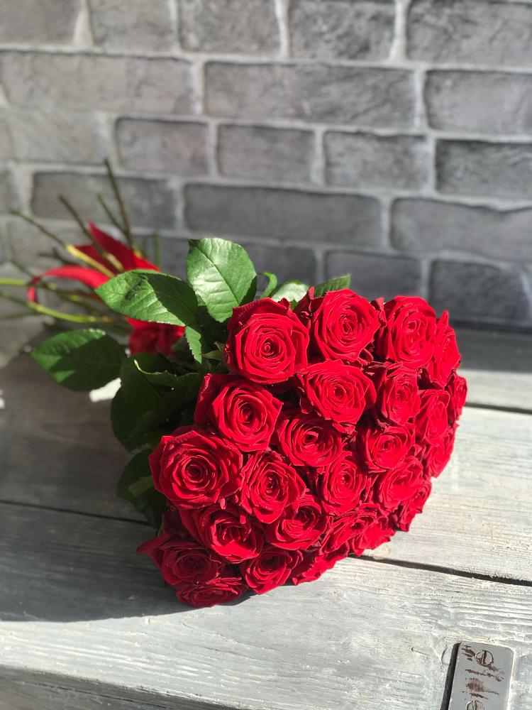 Букет Красные розы Фридом в Середниково