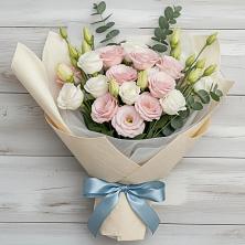 Букет цветов из:  Лизиантусы в Середниково