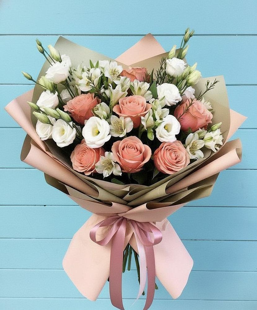 Букет цветов из: Розы, Альстромерии и Лизиантусы в Середниково
