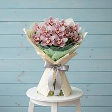 Букет цветов из:  Орхидеи и Розы в Середниково