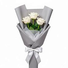 Букет 3 белые розы в Середниково