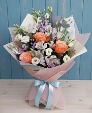 Букет цветов из:  Лизиантусы, Розы, Альстромерии и Гипсофила в Середниково