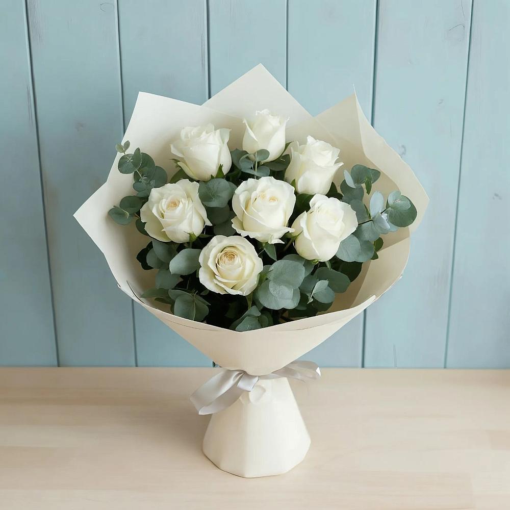 Букет Белые розы в Эвкалипте в Середниково