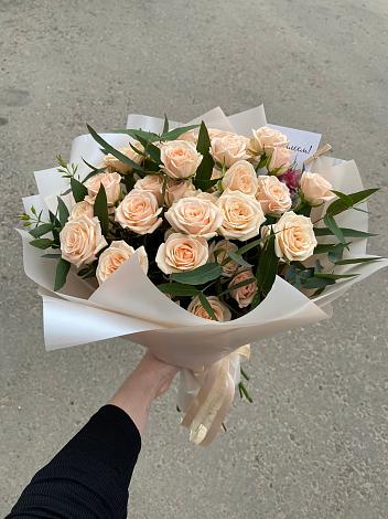 Букет Кремовые розы Латте в Середниково