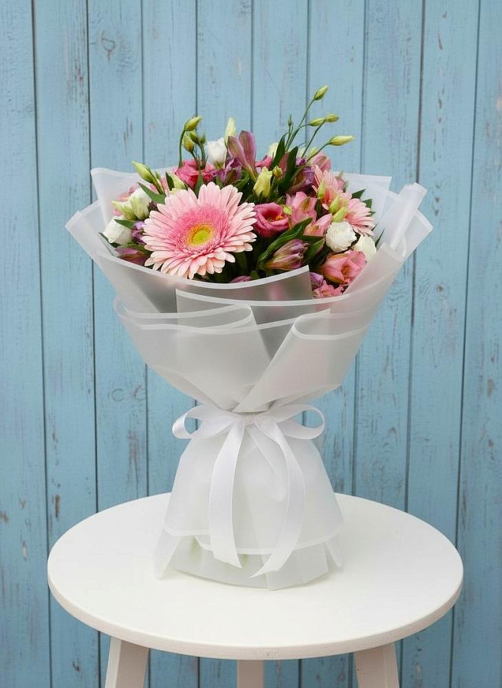 Букет цветов из: Герберы, Альстромерии и Лизиантусы в Середниково