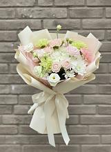 Букет цветов из:  Гвоздики, Розы, Лизиантусы и Хризантемы #REPLACE_PRED# Середниково