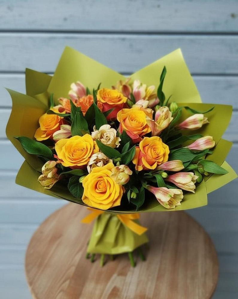 Букет цветов из: Альстромерии и Розы в Середниково