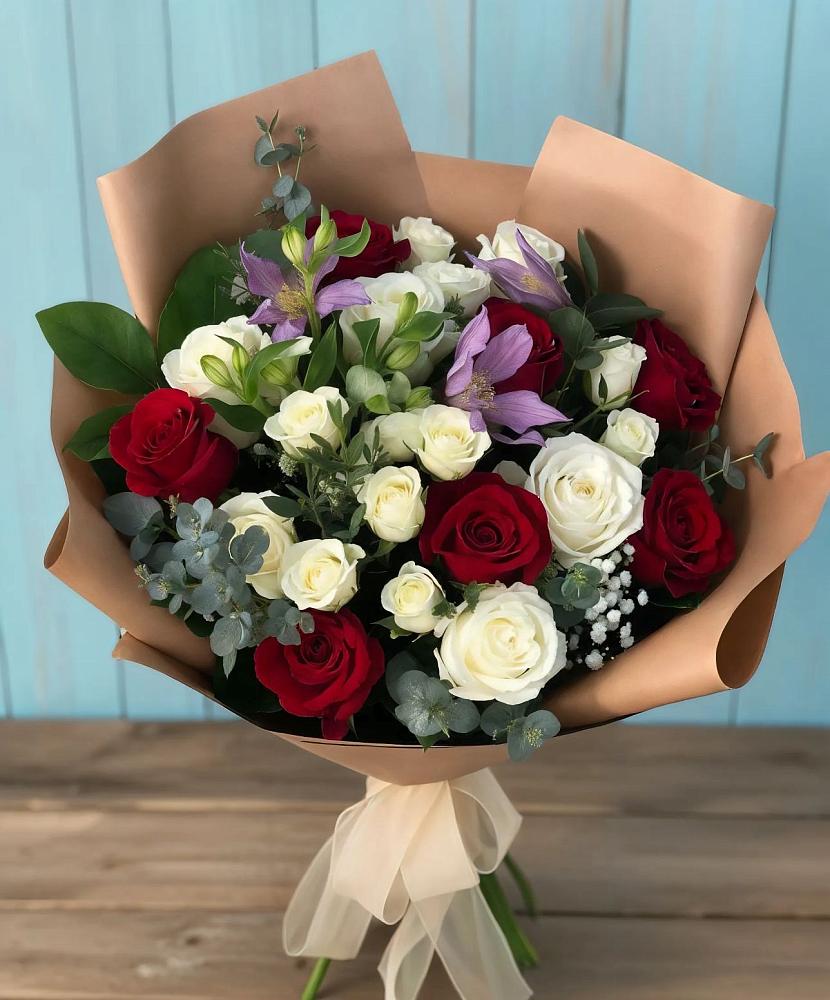 Букет цветов из: Розы и Альстромерии в Середниково