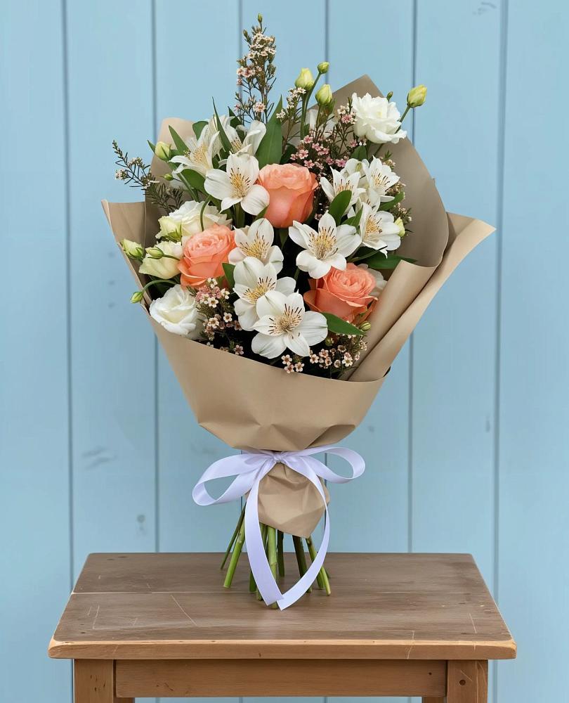 Букет цветов из: Альстромерии, Лизиантусы, Розы и Хризантемы в Середниково