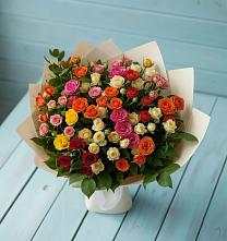 Букет Микс из разноцветных кустовых роз в Середниково